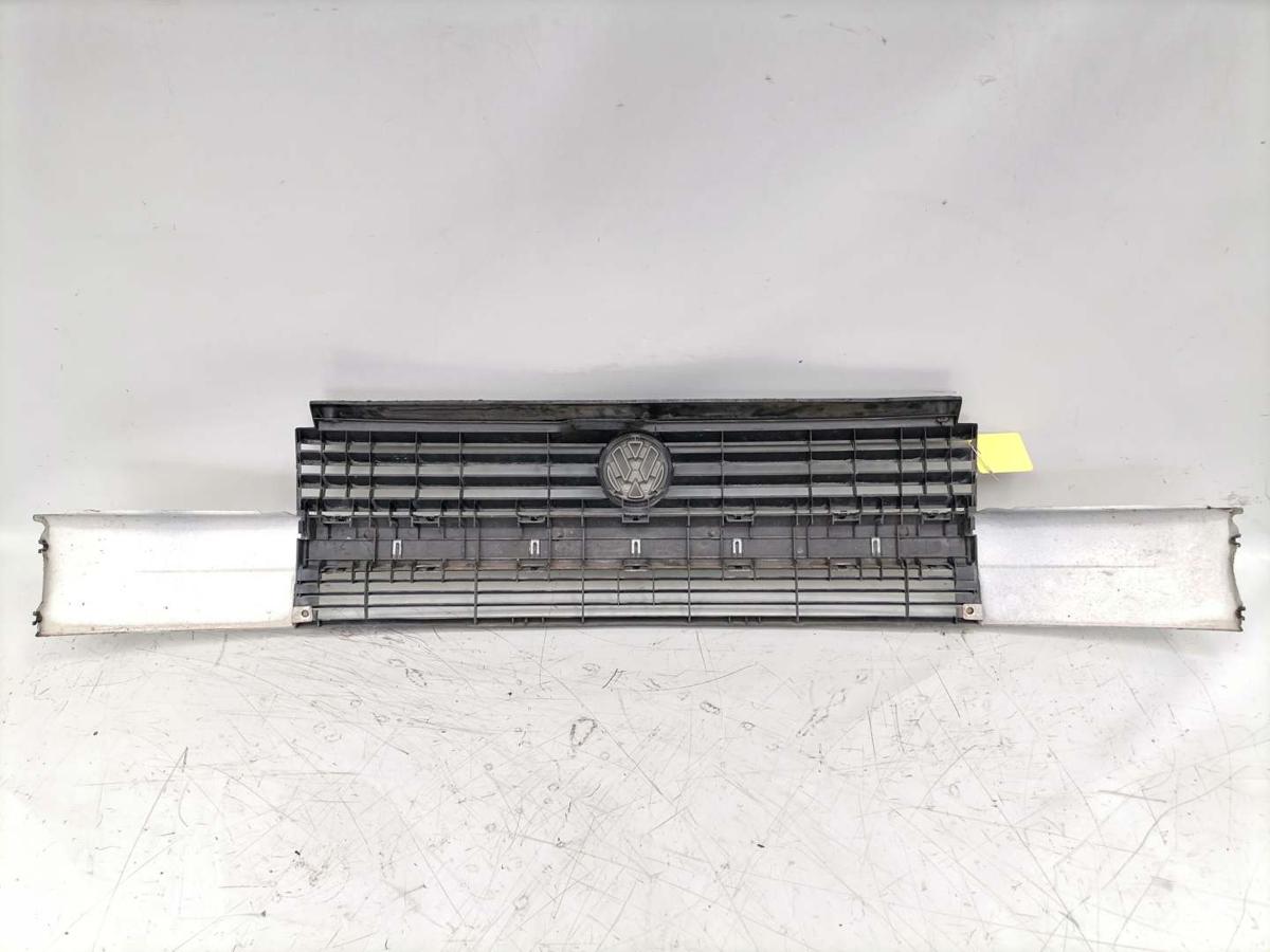 VW T4 original Kühlergrilll mit Träger Faceliftmodell ab 1/96 Kurzer Vorderwagen Bj.1997 VW T4 original Kühlergrilll mit Träger Faceliftmodell ab 1/96 Kurzer Vorderwagen Bj.1997